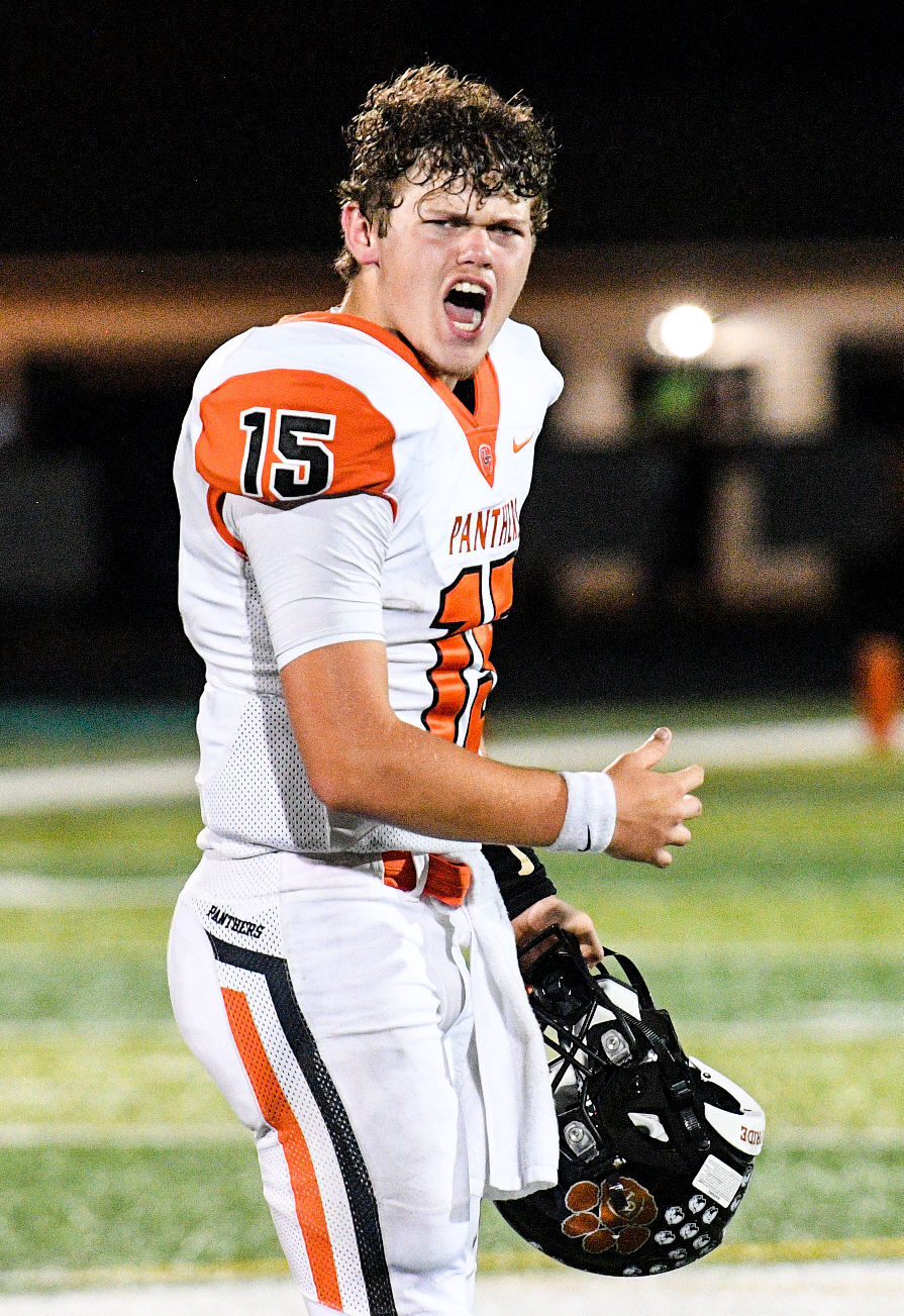 091021-qc-spt-ut-geneseo-fball-033
